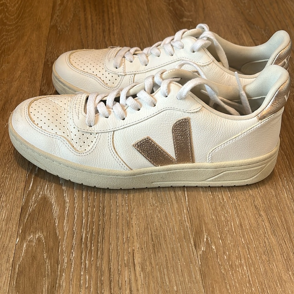 Veja size 8
